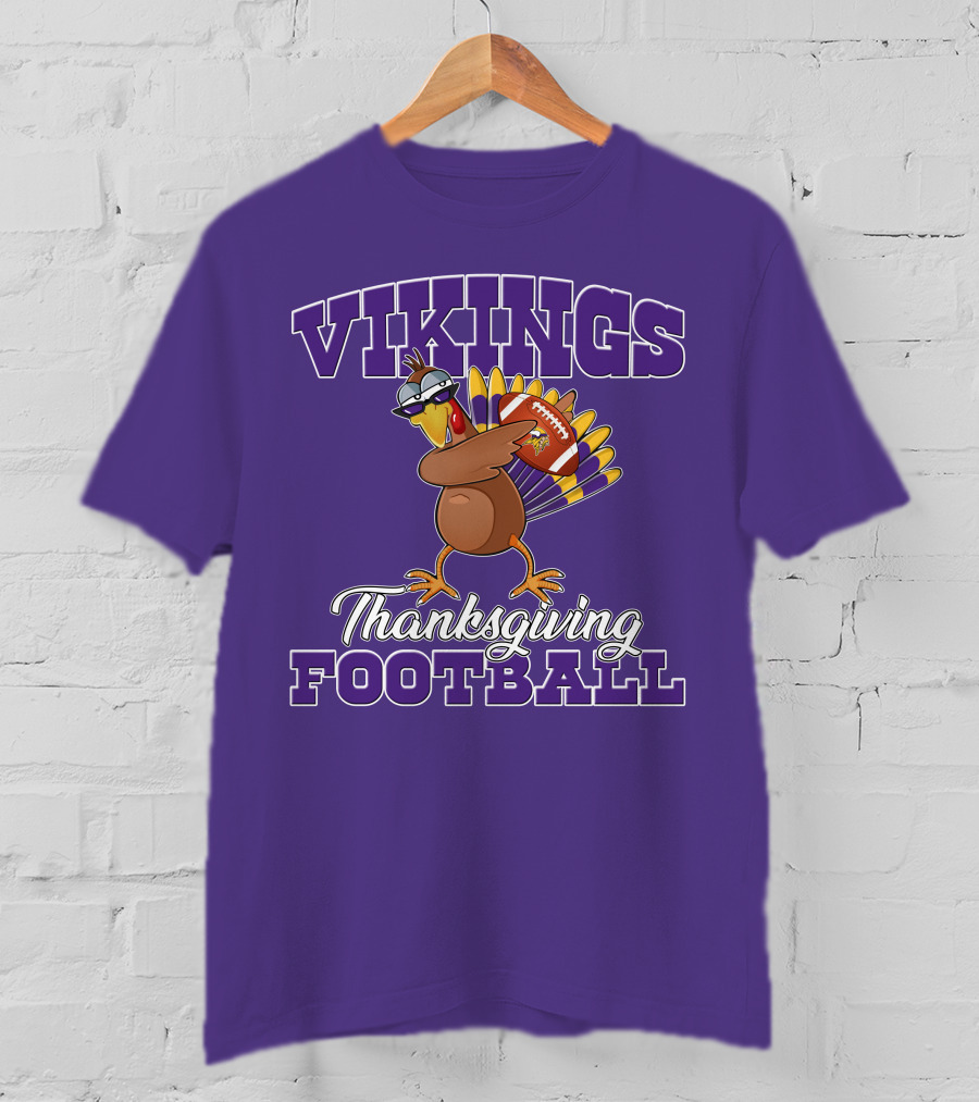 Vikings Thanksgiving Football Turkey Holding Minnesota Logo Ball T-Shirt