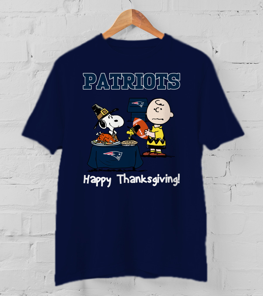 New England Patriots Snoopy Charlie Brown Happy Thanksgiving Football T-Shirt
