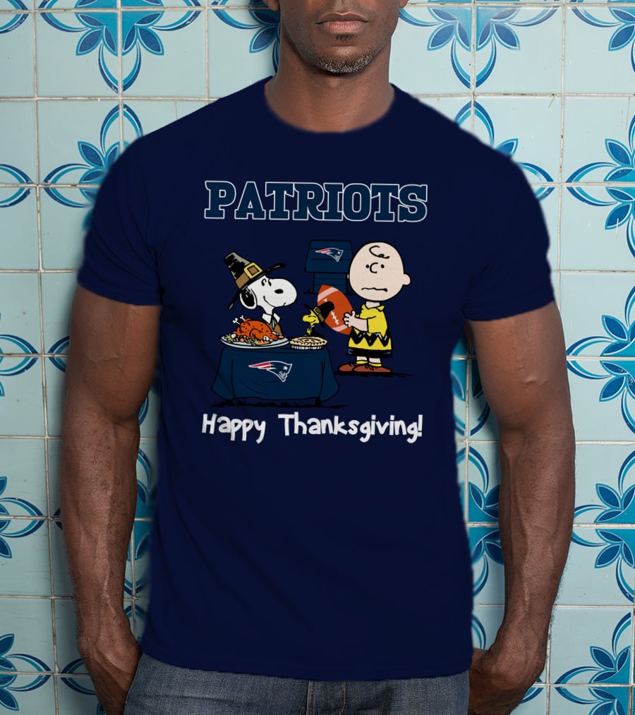 New England Patriots Snoopy Charlie Brown Happy Thanksgiving Football T-Shirt