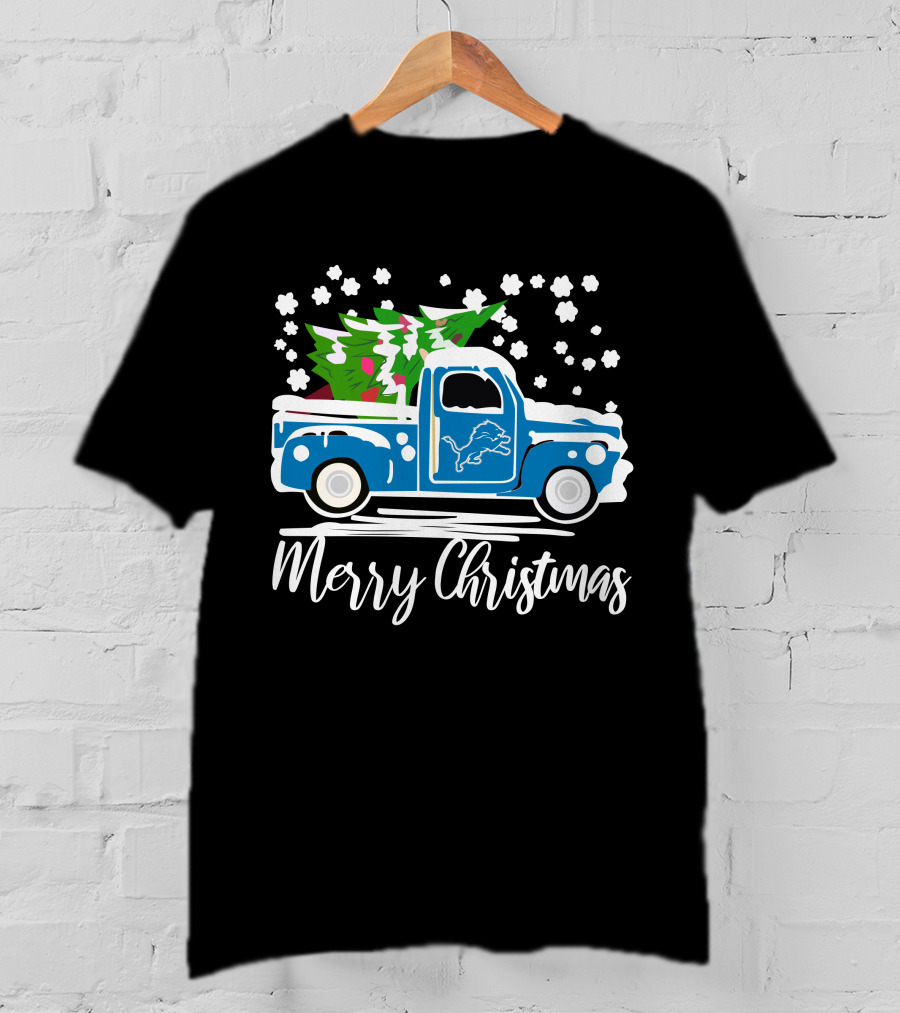 Detroit Lions Vintage Car Merry Christmas Snowy Tree Scene T-Shirt