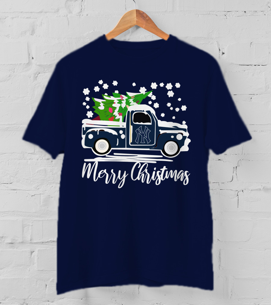 New York Yankees Vintage Truck Merry Christmas Snowflakes Tree T-Shirt