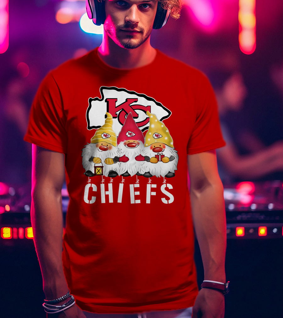 Kansas City Chiefs Merry Christmas Happy Holidays Gnomes T-Shirt