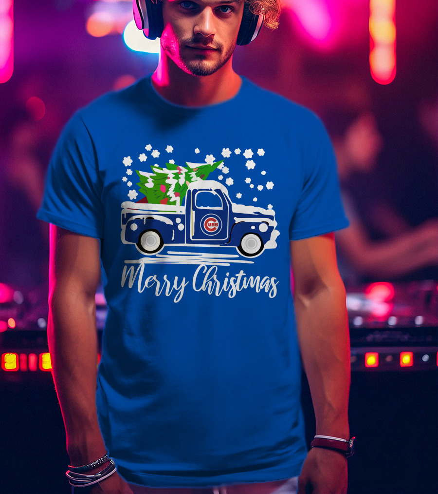 Chicago Cubs Merry Christmas Vintage Truck With Snow And Tree T-Shirt