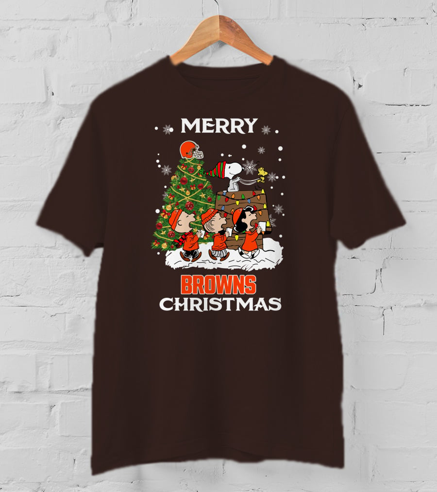 Merry Browns Christmas Peanuts Christmas Tree Celebration T-Shirt