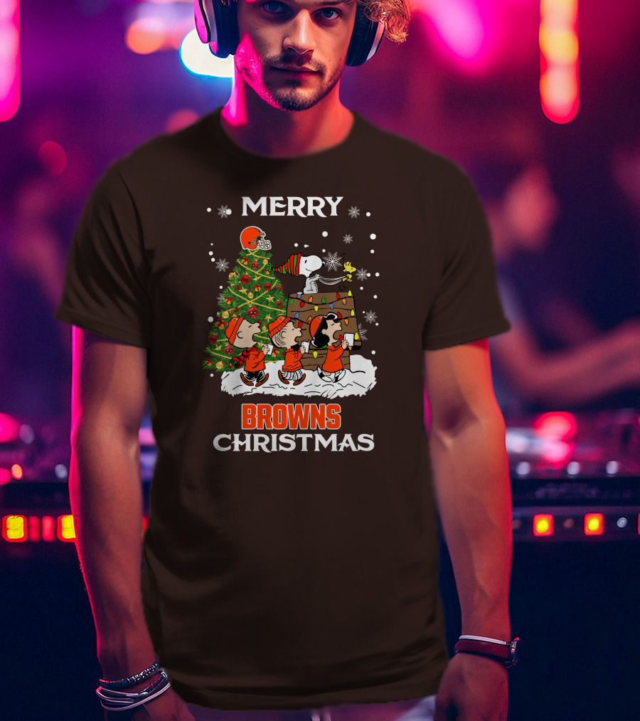 Merry Browns Christmas Peanuts Christmas Tree Celebration T-Shirt