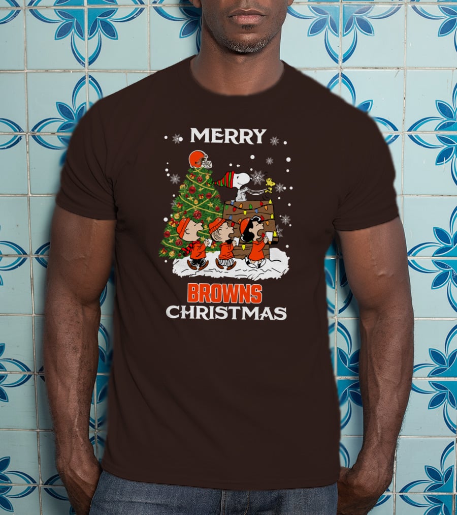 Merry Browns Christmas Peanuts Christmas Tree Celebration T-Shirt