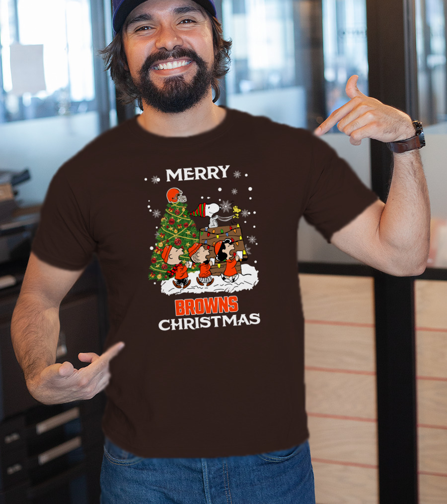 Merry Browns Christmas Peanuts Christmas Tree Celebration T-Shirt