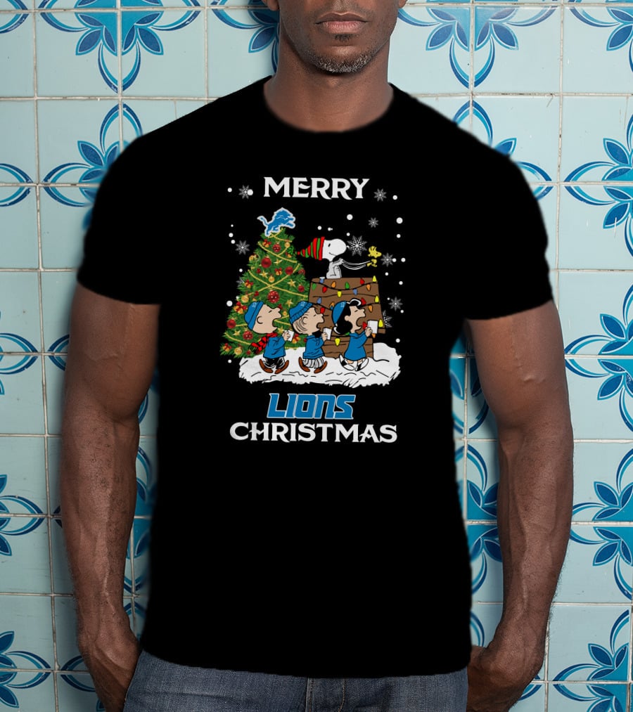 Merry Lions Christmas Detroit Peanuts Tree T-Shirt