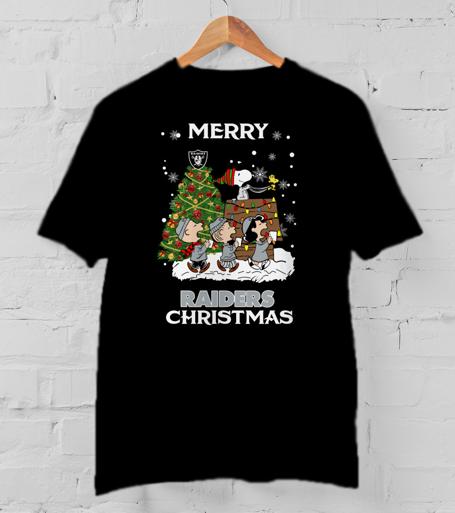 Merry Raiders Christmas Snoopy Peanuts Las Vegas Christmas Tree T-Shirt