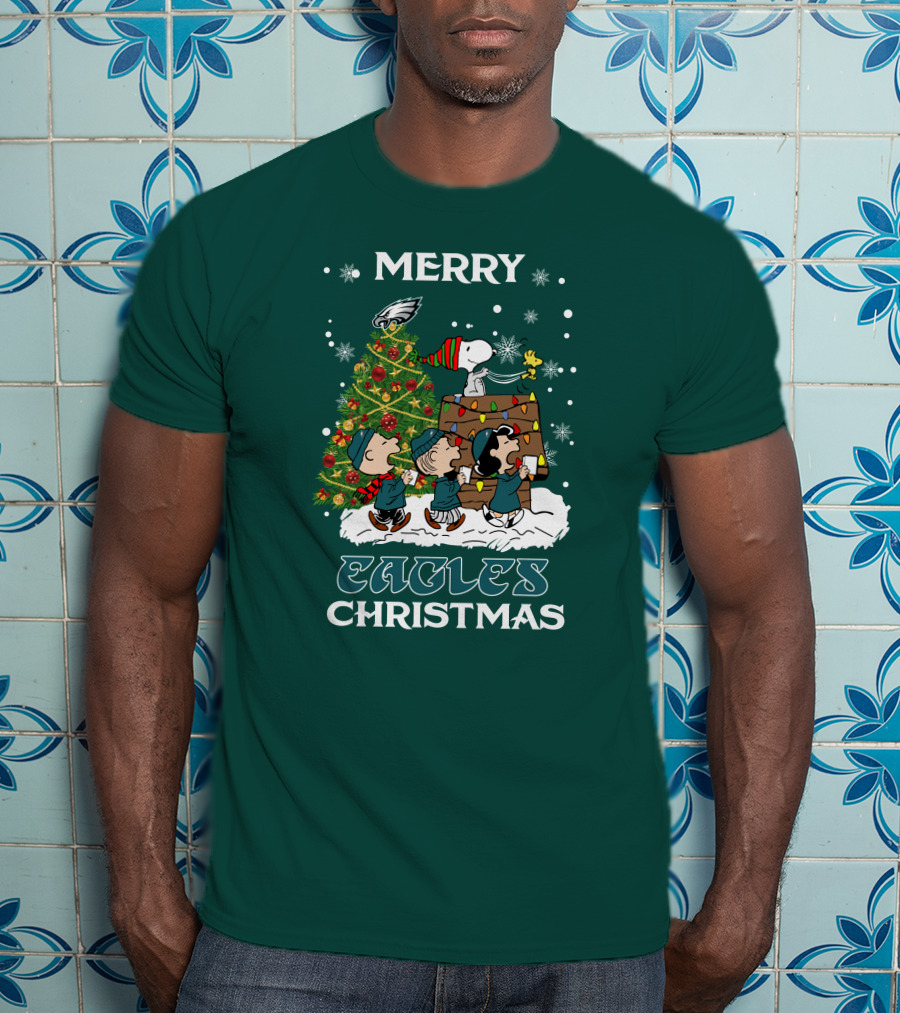 Merry Eagles Christmas Philadelphia Peanuts Christmas Tree Snoopy Woodstock T-Shirt