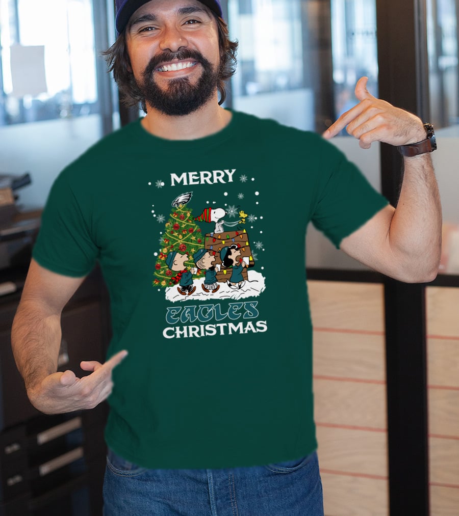 Merry Eagles Christmas Philadelphia Peanuts Christmas Tree Snoopy Woodstock T-Shirt