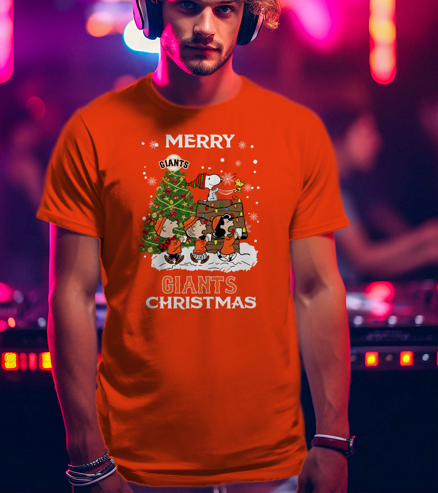 Merry Christmas San Francisco Giants Peanuts Tree T-Shirt