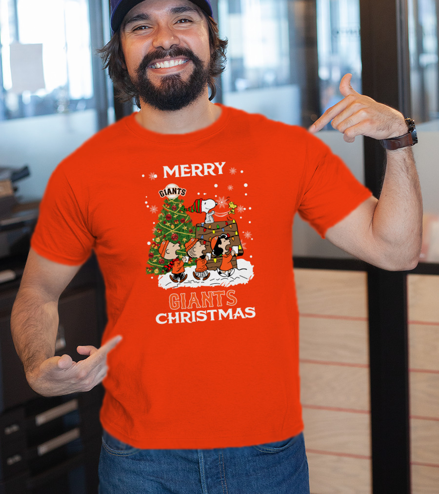 Merry Christmas San Francisco Giants Peanuts Tree T-Shirt