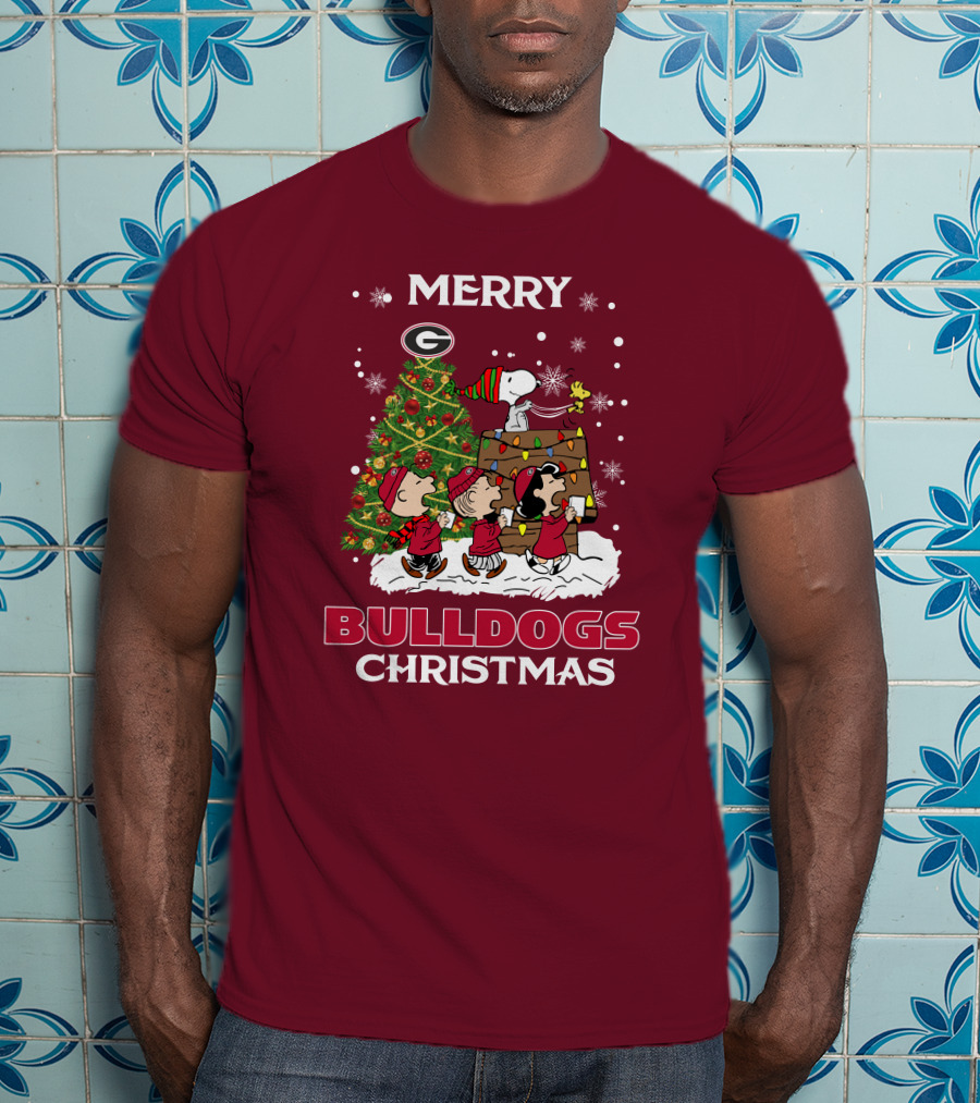 Merry Georgia Bulldogs Christmas Tree Peanuts Holiday Scene T-Shirt