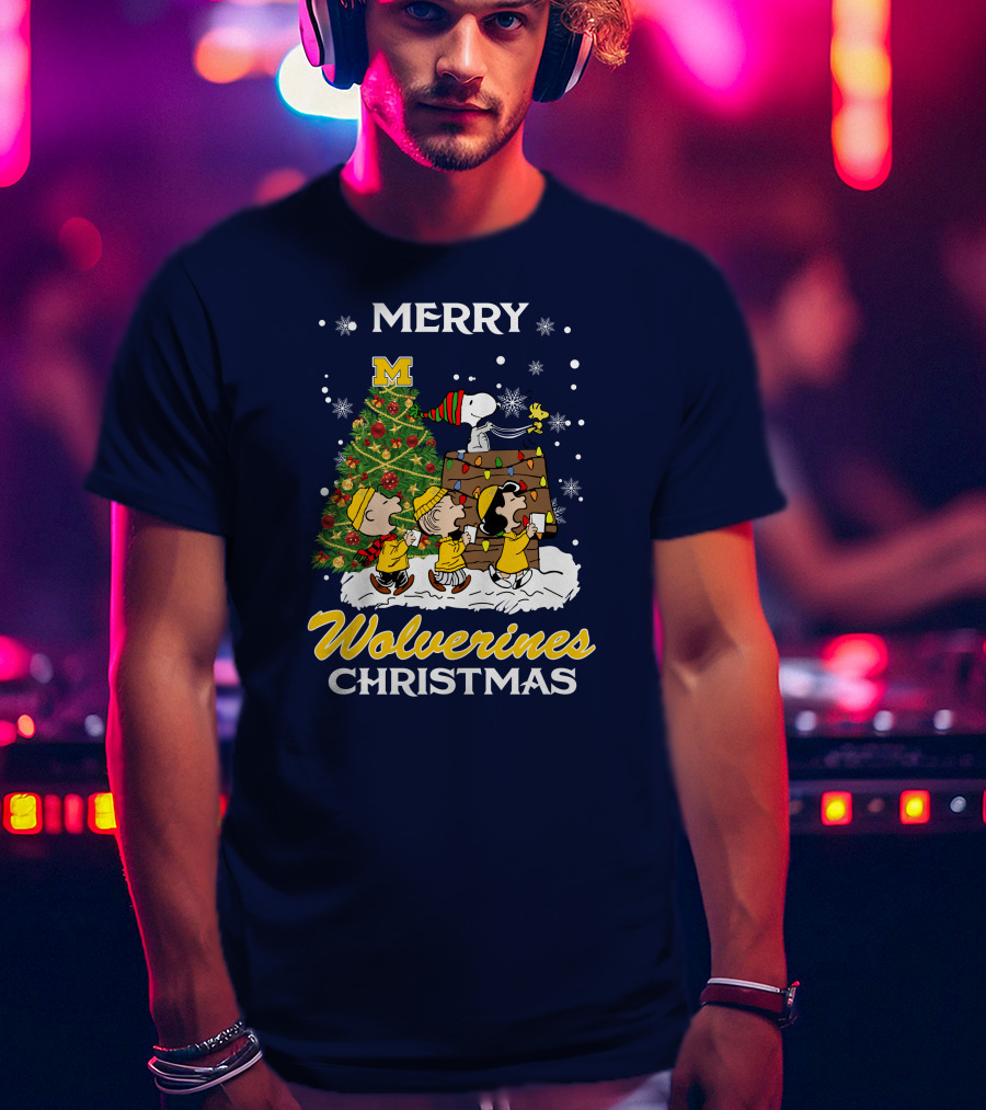 Merry Wolverines Christmas Peanuts Tree Celebration T-Shirt
