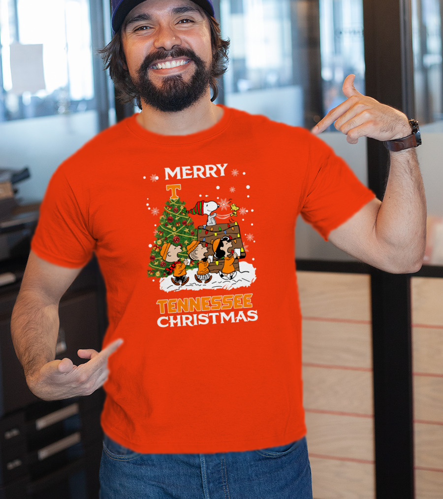 Merry Tennessee Christmas Peanuts Tree With Snoopy And Friends T-Shirt