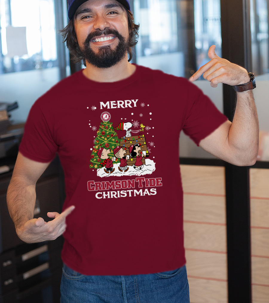 Merry Crimson Tide Christmas Peanuts Alabama Holiday Snowflakes T-Shirt