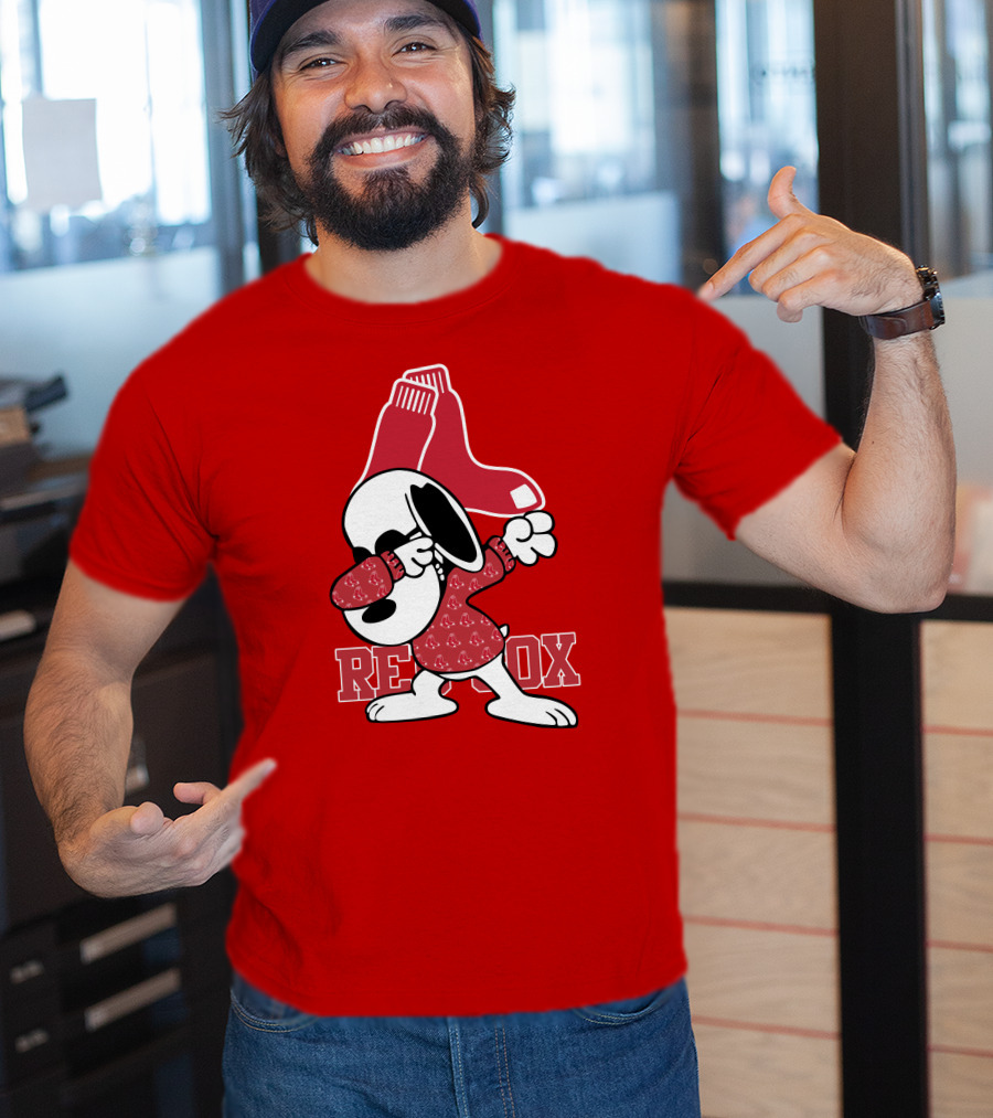 Boston Red Sox Snoopy Dabbing With Red Sox T-Shirt