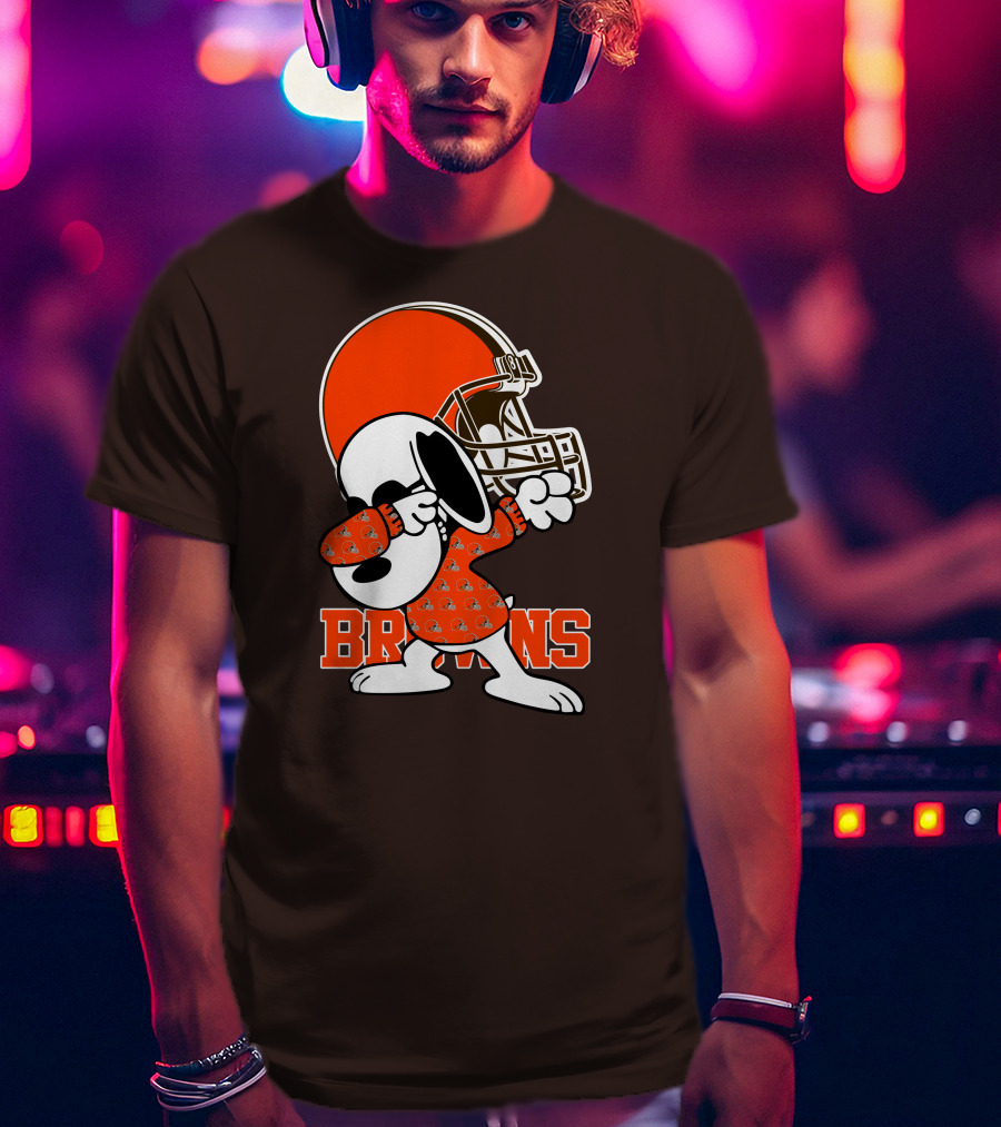 Cleveland Browns Snoopy Dabbing Football Helmet T-Shirt