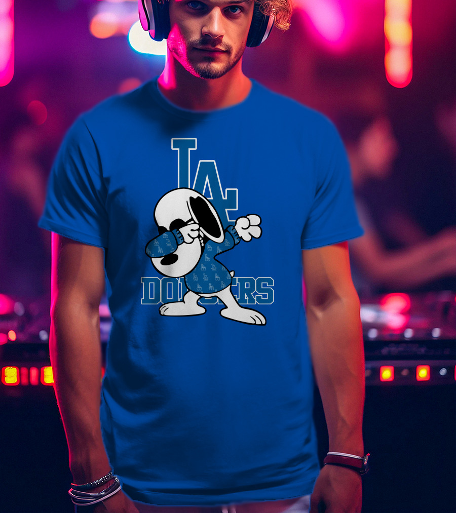 Los Angeles Dodgers Snoopy Dabbing LA T-Shirt