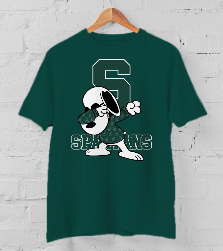 Michigan State Spartans Snoopy Dabbing Football Cartoon Peanuts T-Shirt