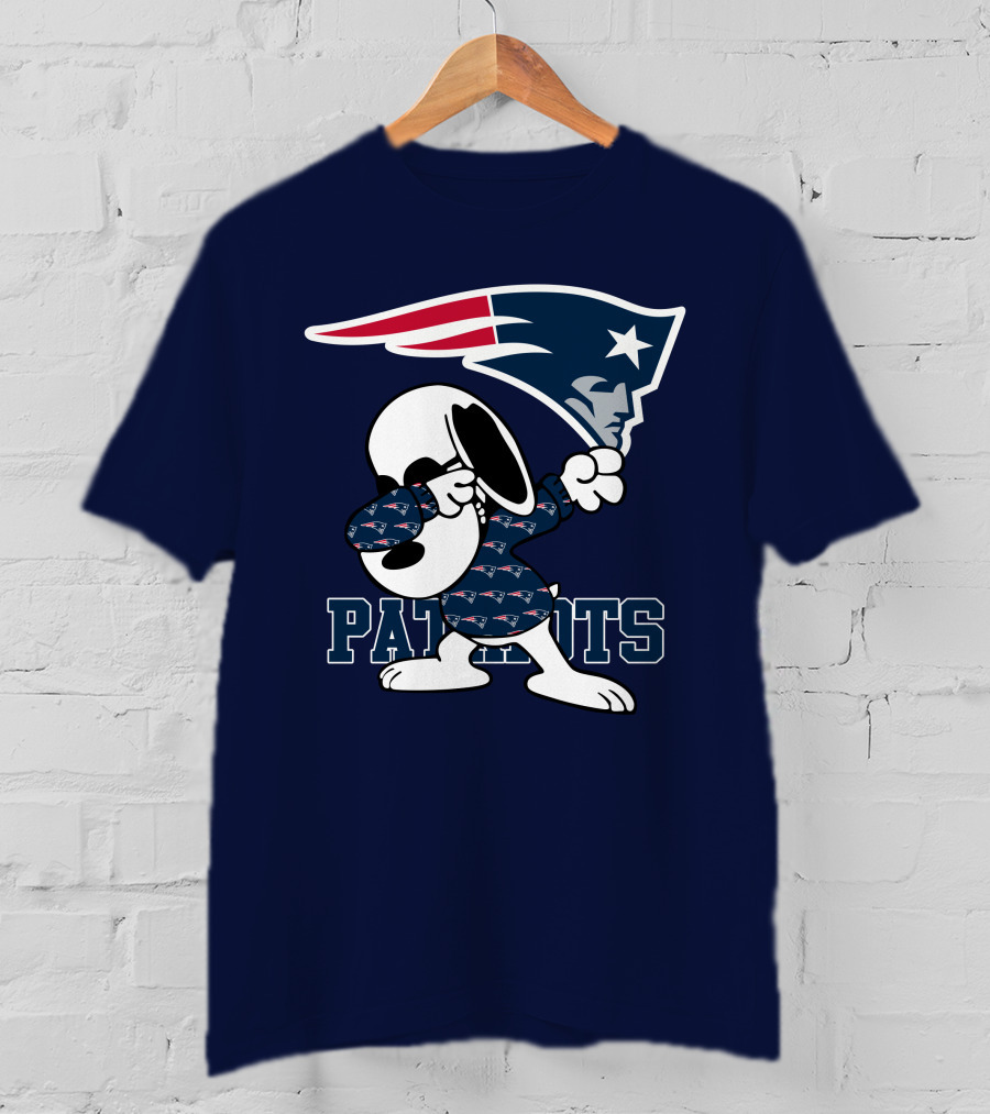 New England Patriots Snoopy Dabbing Patriots T-Shirt
