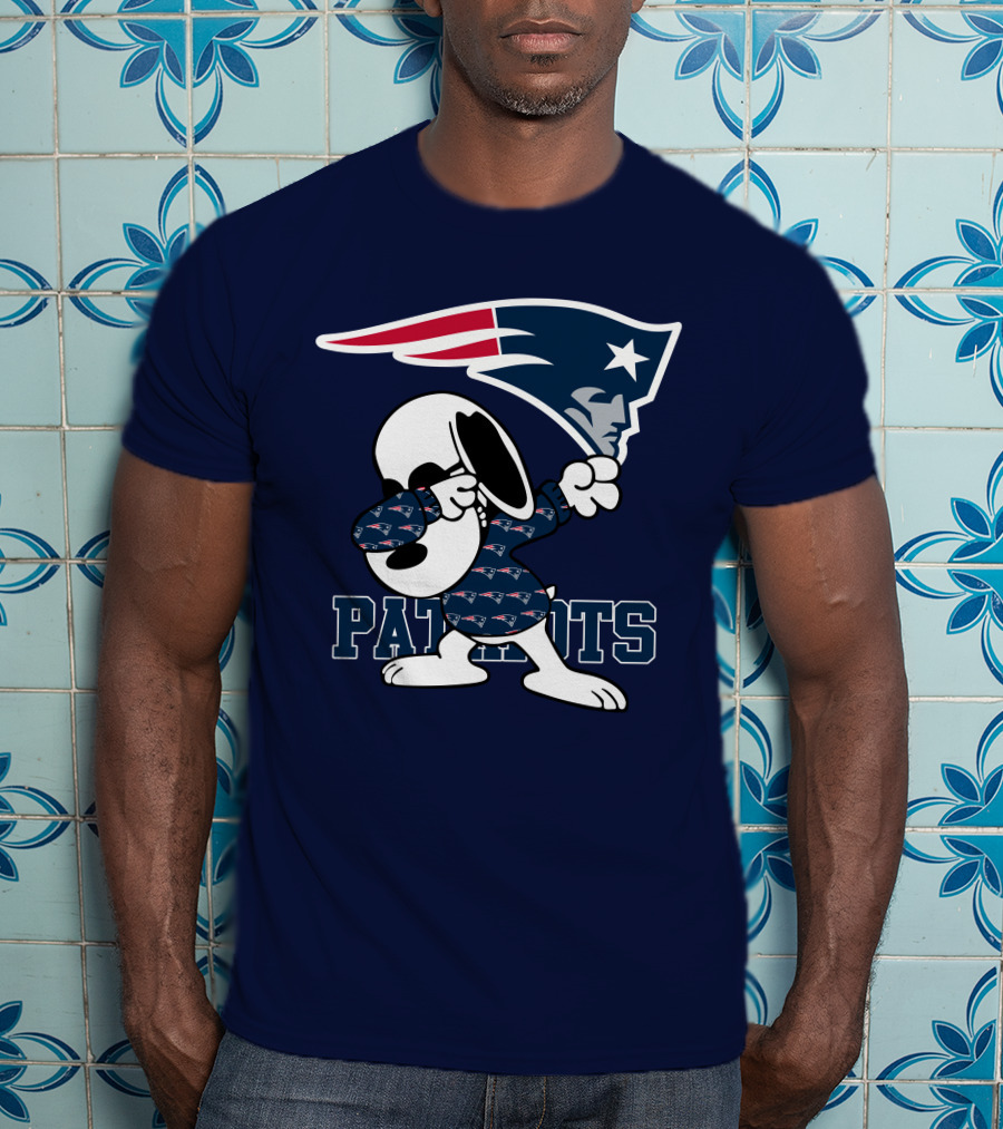 New England Patriots Snoopy Dabbing Patriots T-Shirt