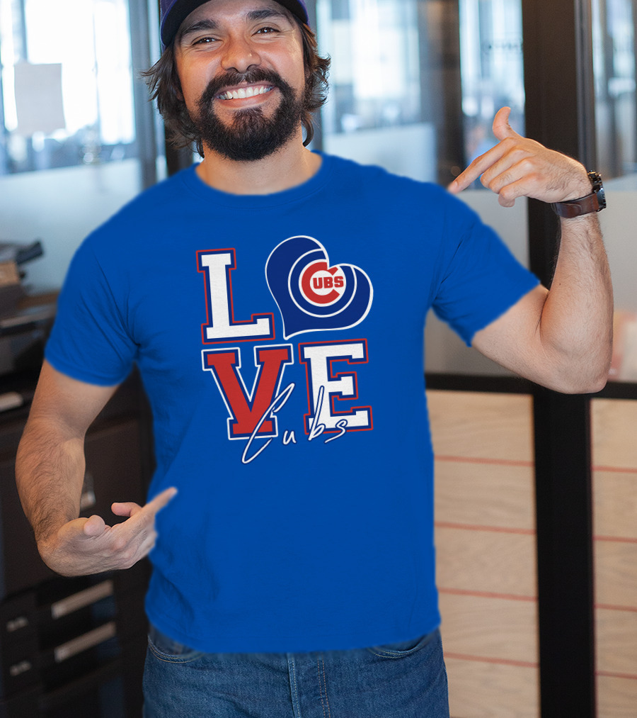 LOVE Cubs Heart Chicago Cubs T-Shirt