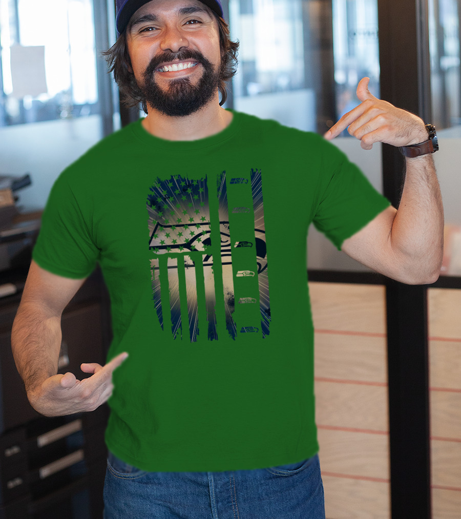 Seattle Seahawks American Flag Distressed Vintage T-Shirt