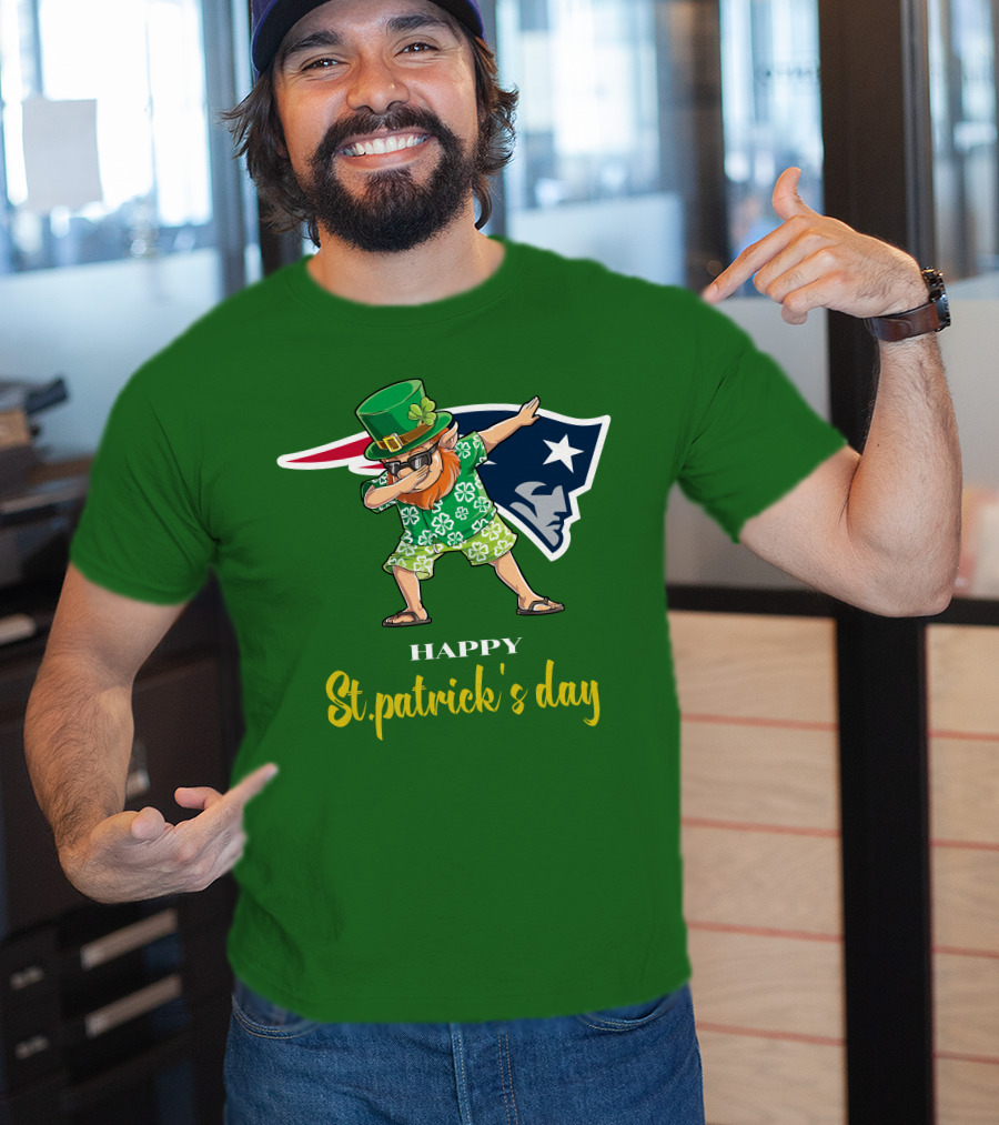 Happy St. Patrick's Day New England Patriots Dabbing Leprechaun T-Shirt