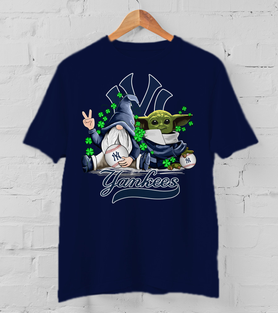 Yankees Gnome Baby Yoda Clover Baseball Hug T-Shirt
