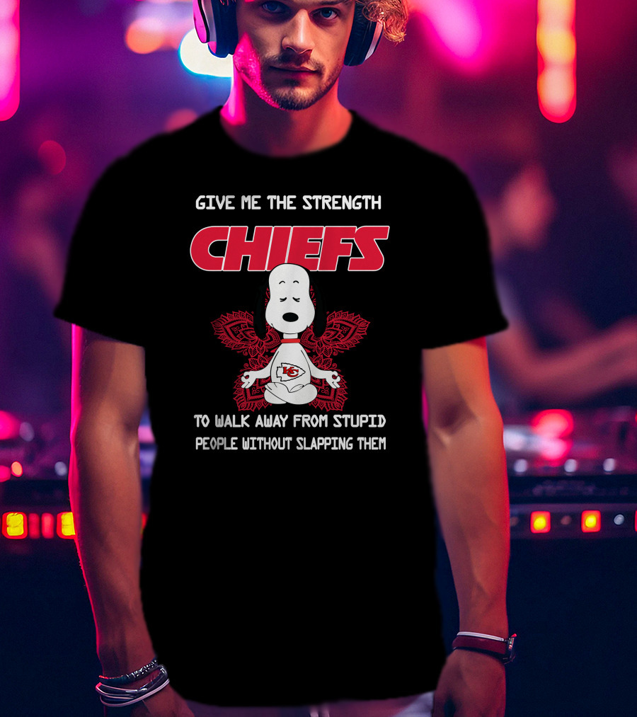 Kansas City Chiefs Snoopy Give Me The Strength To Walk Away From Stupid People Without Slapping Them Yoga T-Shirt