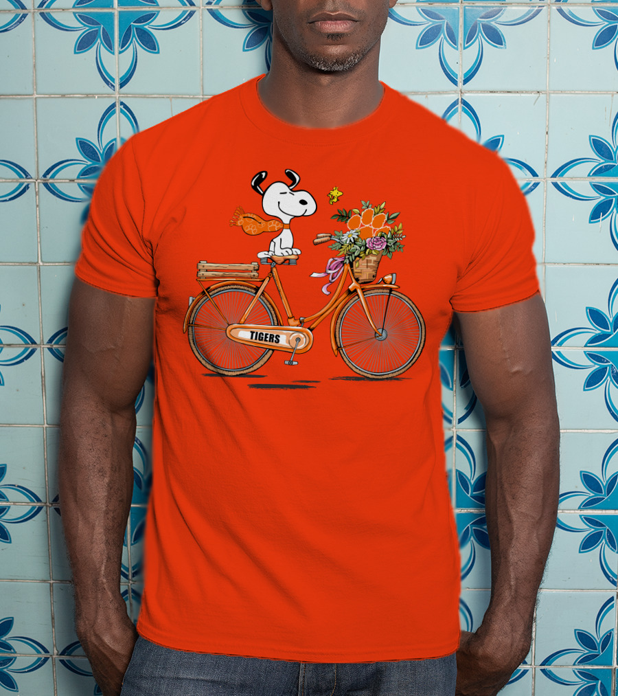 Clemson Tigers Snoopy Woodstock Bicycle Flowers T-Shirt