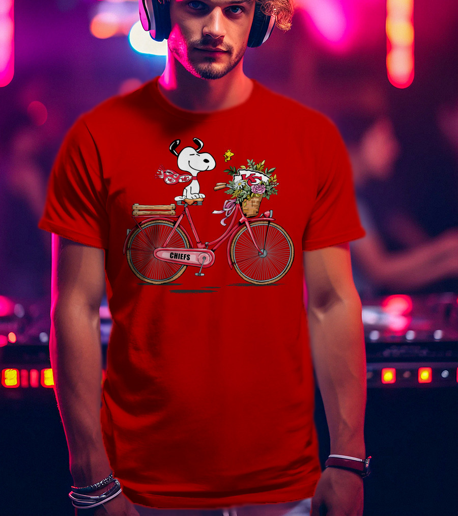 Kansas City Chiefs Snoopy Bicycle Flowers T-Shirt