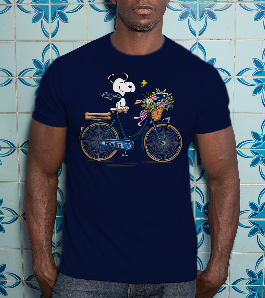New England Patriots Happy Snoopy Bicycle With Flower Basket And Woodstock T-Shirt