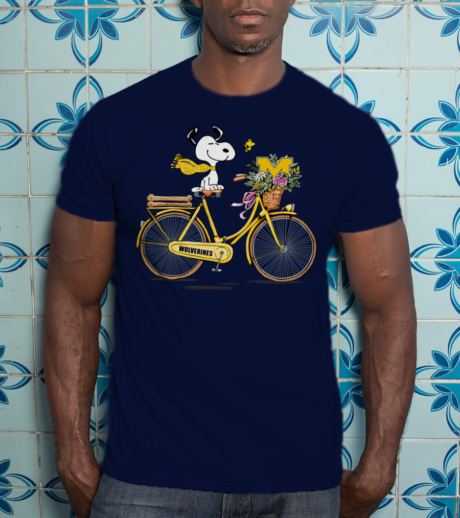 Michigan Wolverines Snoopy On Yellow Bicycle With Flowers T-Shirt