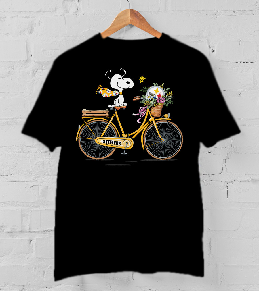 Pittsburgh Steelers Snoopy On Bicycle With Football Helmet And Flowers T-Shirt