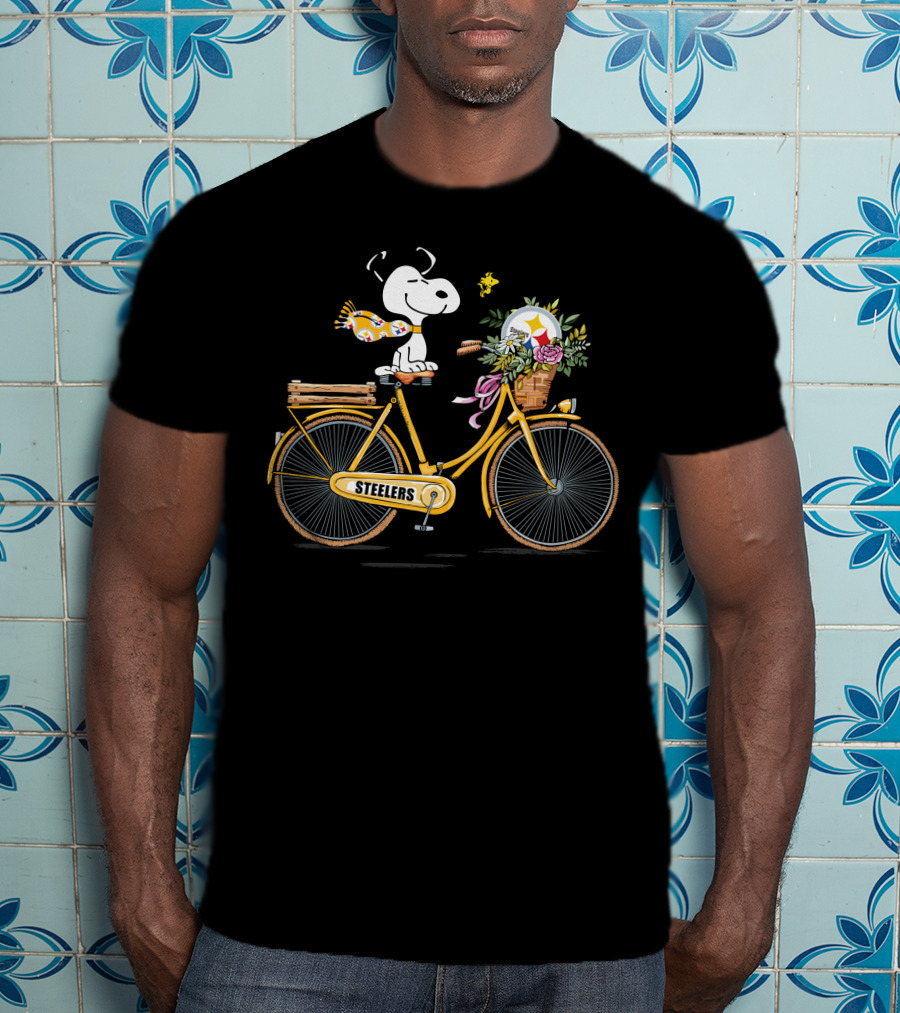 Pittsburgh Steelers Snoopy On Bicycle With Football Helmet And Flowers T-Shirt