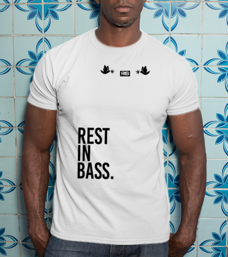 Rest In Bass Che Flying High Peace Symbol Headphones Star Elements T-Shirt
