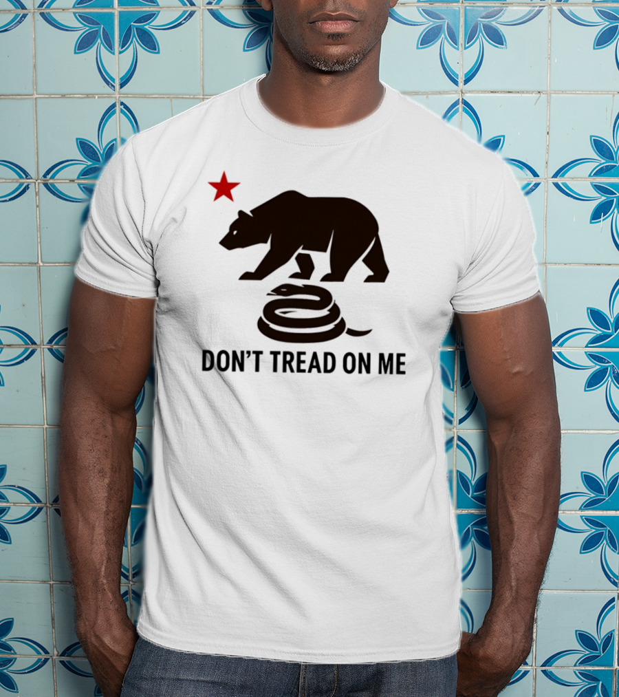 California Bear Tyrant King Don't Tread On Me Symbol With Star And Snake T-Shirt