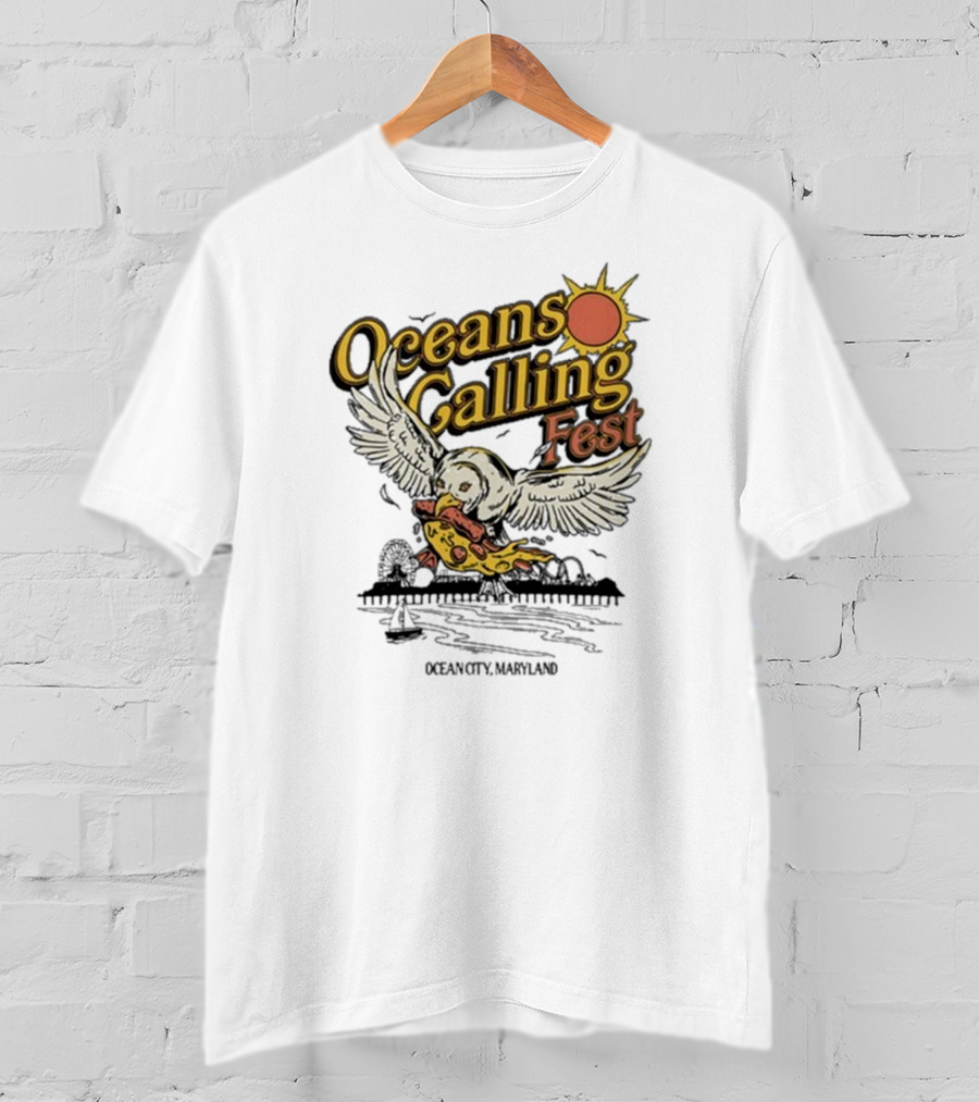 Oceans Calling Fest Seagull With Pizza Graphic T-Shirt