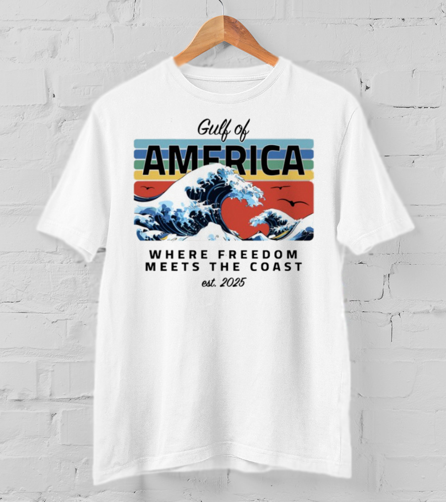 Gulf Of America Where Freedom Meets The Coast Est. 2025 Waves And Sunset Scene T-Shirt