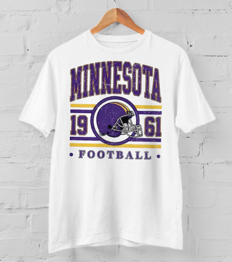 Minnesota Vikings Football Helmet 1961 NFL Vintage Style T-Shirt