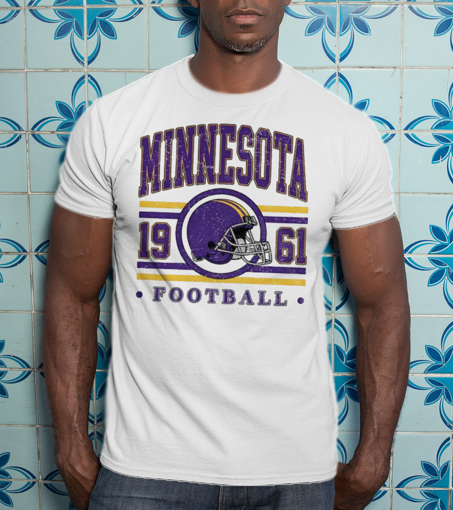 Minnesota Vikings Football Helmet 1961 NFL Vintage Style T-Shirt