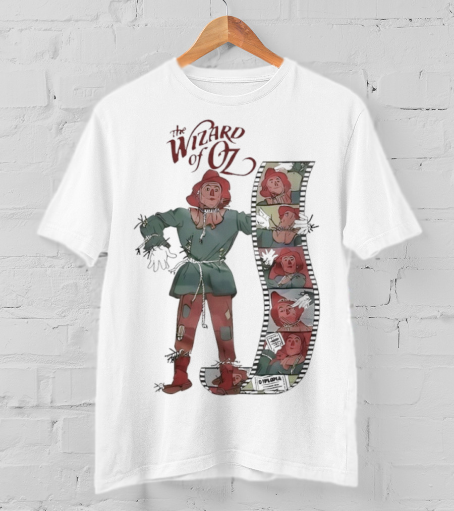 The Wizard Of Oz Scarecrow Illustration With Film Strip Style T-Shirt