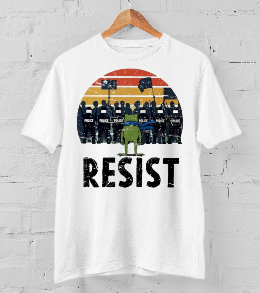 Portland Frog Protester Resist Police Vintage Sunset T-Shirt