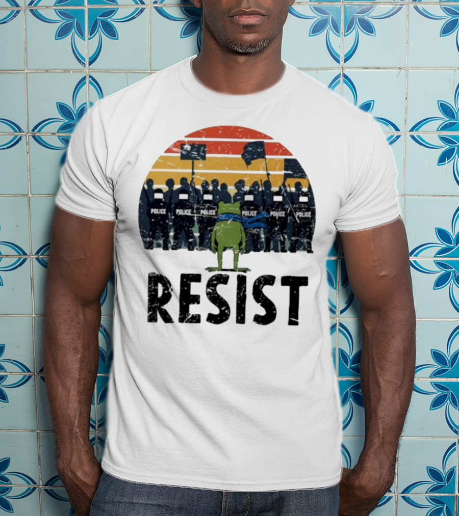 Portland Frog Protester Resist Police Vintage Sunset T-Shirt
