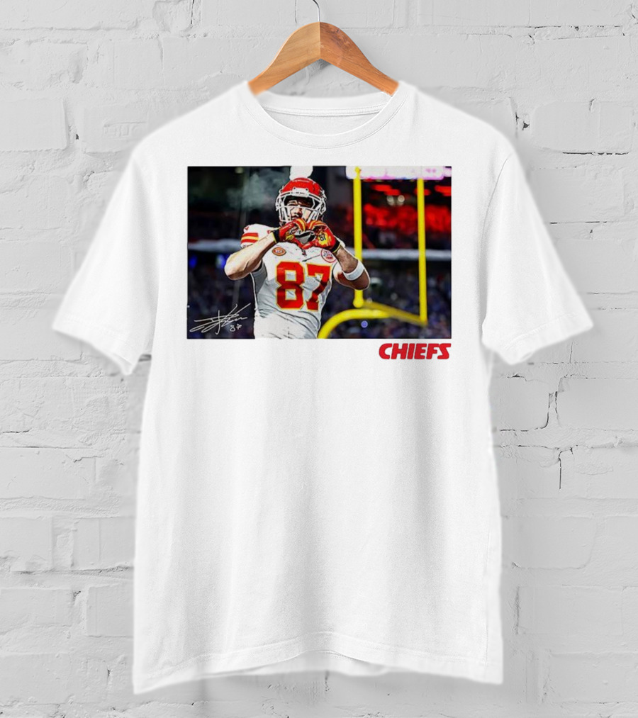 Travis Kelce 87 Kansas City Chiefs Heart Gesture Signature T-Shirt