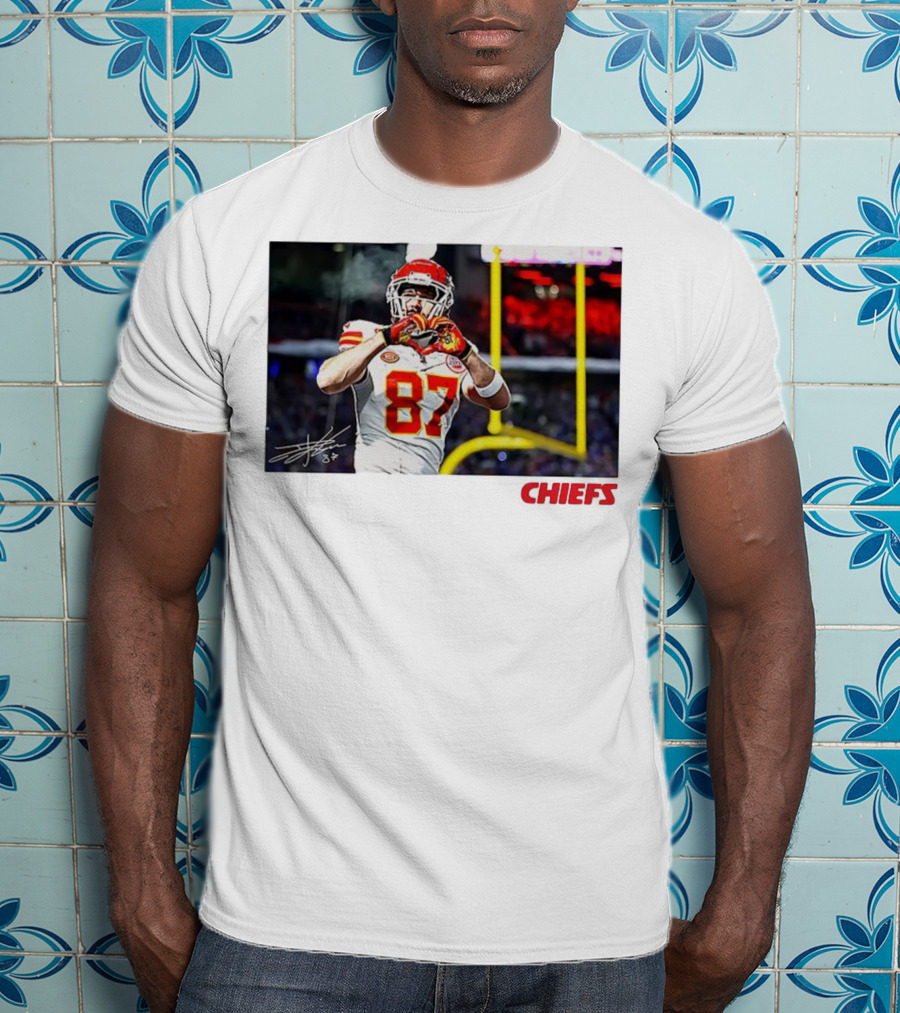 Travis Kelce 87 Kansas City Chiefs Heart Gesture Signature T-Shirt