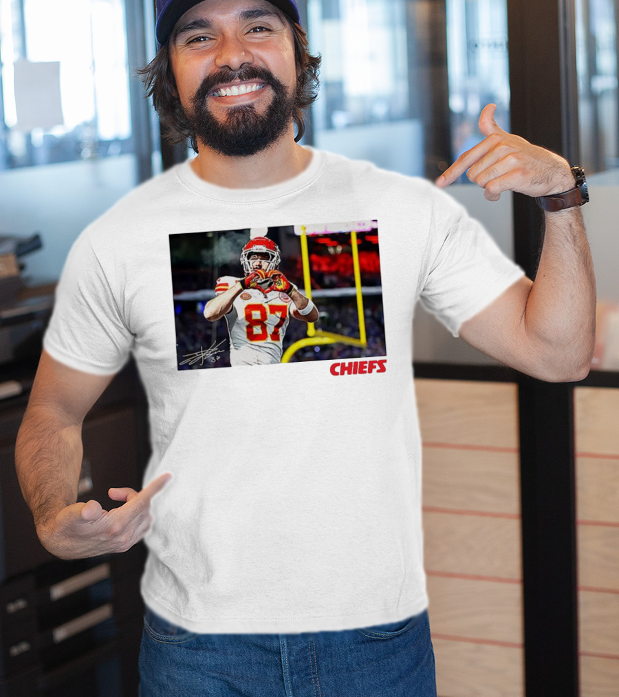 Travis Kelce 87 Kansas City Chiefs Heart Gesture Signature T-Shirt